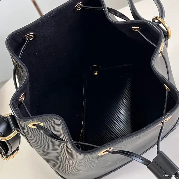Fashionrepsfam ru Bags LV 2407YZ0169 0513
